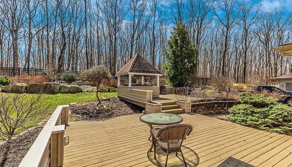 outdoor living area